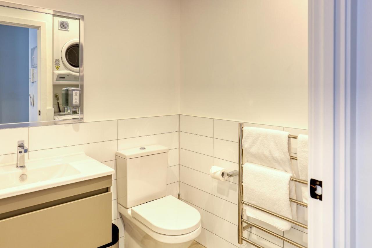Ramada Suites By Wyndham Victoria Street West Auckland Esterno foto
