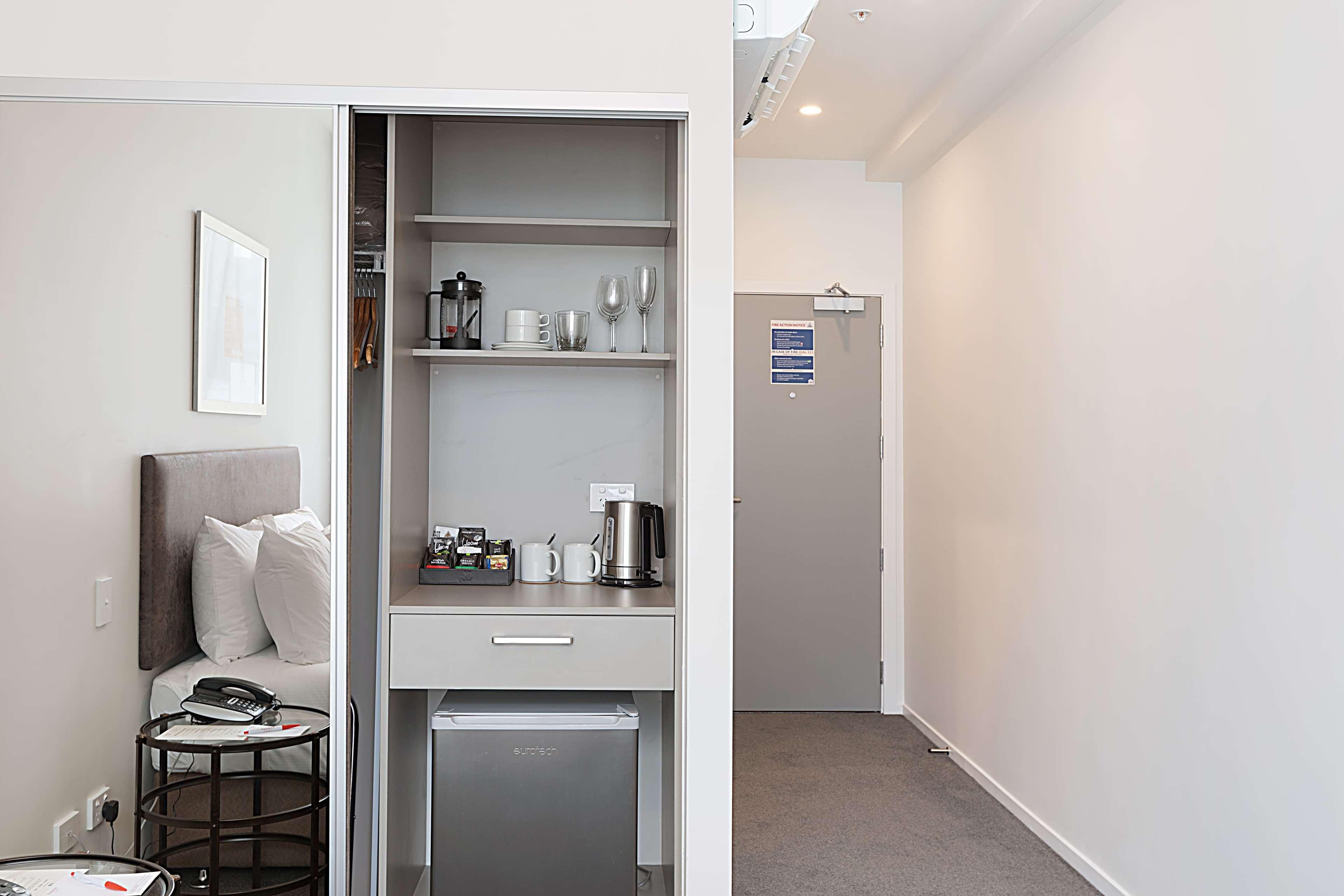 Ramada Suites By Wyndham Victoria Street West Auckland Esterno foto