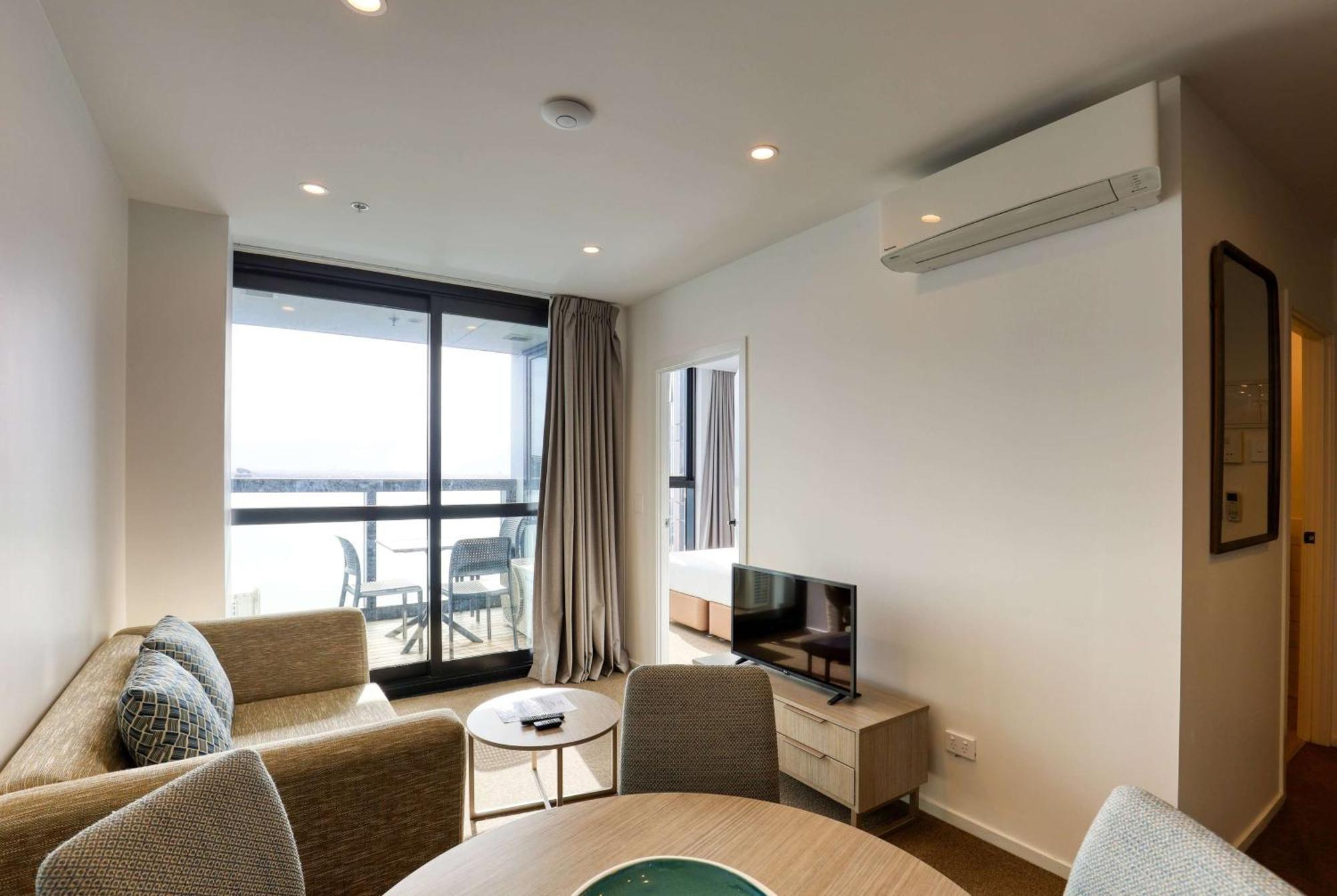 Ramada Suites By Wyndham Victoria Street West Auckland Esterno foto