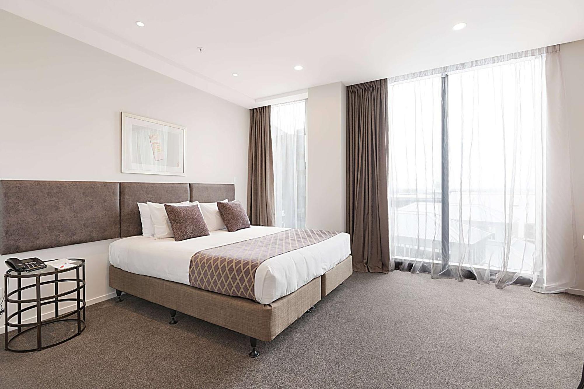 Ramada Suites By Wyndham Victoria Street West Auckland Esterno foto