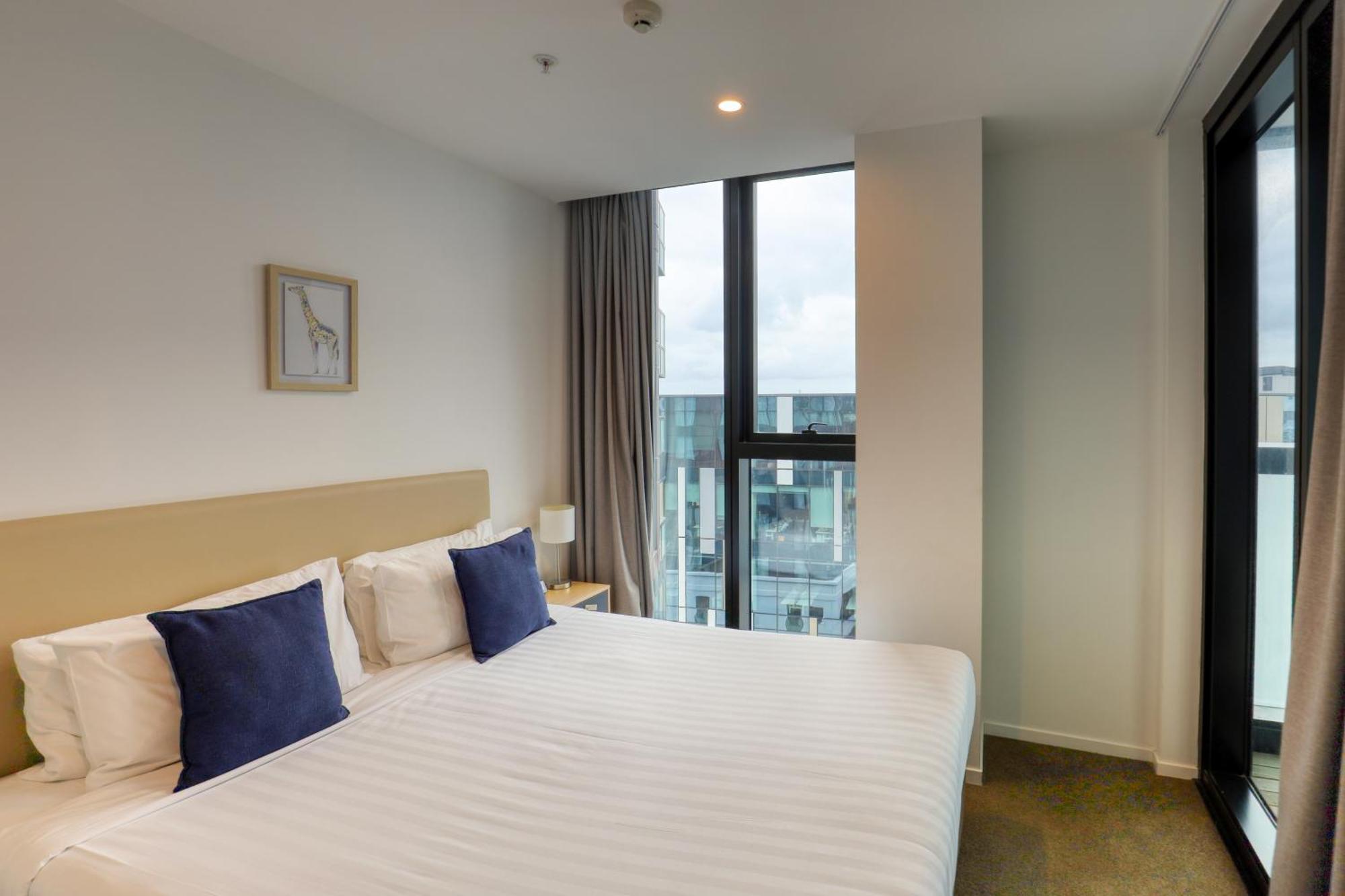 Ramada Suites By Wyndham Victoria Street West Auckland Esterno foto